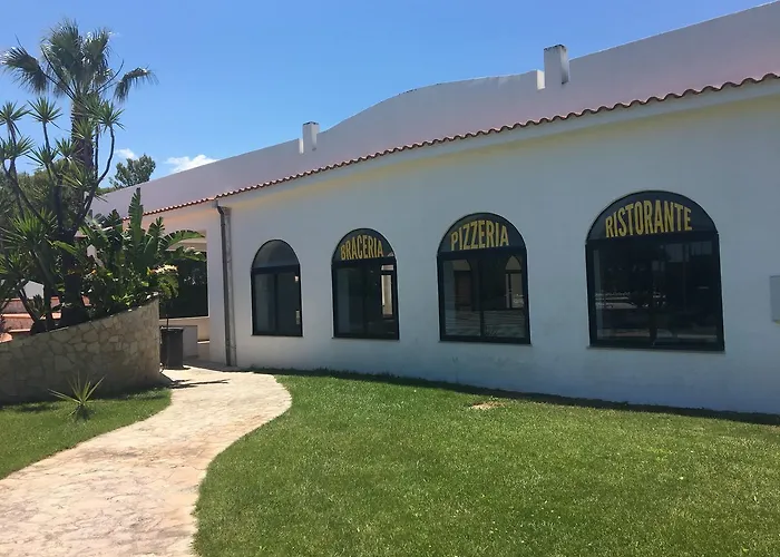 Aldeamento Turístico Villaggio Arcobaleno *